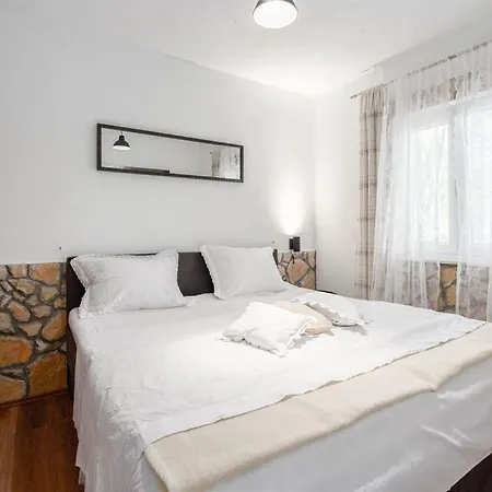 House Stupalo- With Private Pool Rukavac (Vis)